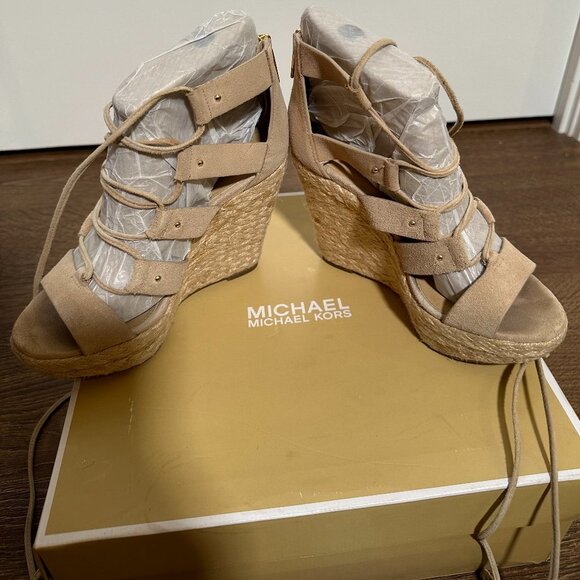 Michael Kors Beige Lace-up Wedges Size 5 - Picture 3 of 9